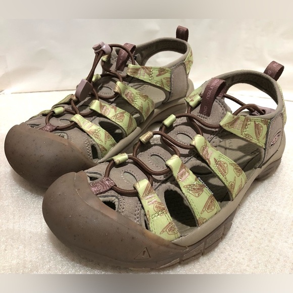 Keen Women’s size 10 Water Sandals Newport Closed Toe Smokey Bear - Picture 2 of 11